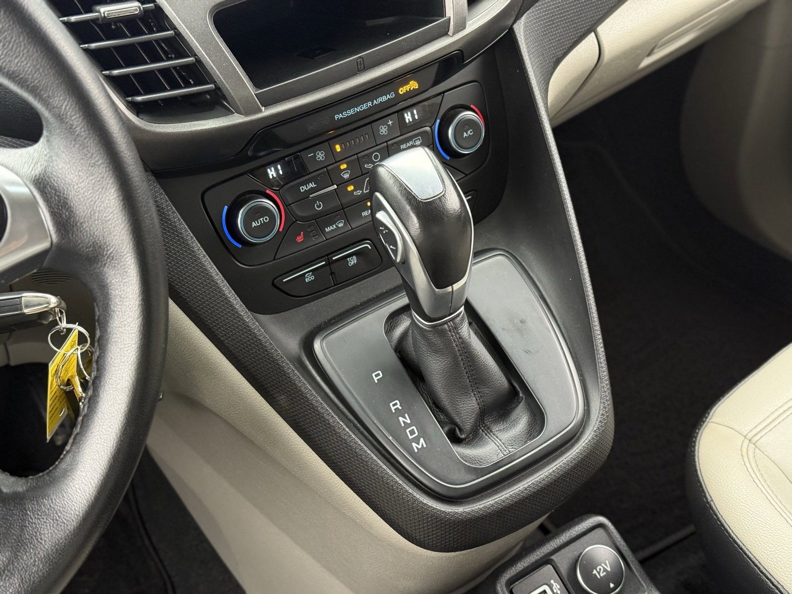 Used 2019 Ford Transit Connect XLT w/ XLT Premium Package image 18