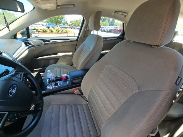 Used 2019 Ford Fusion SE FWD image 32