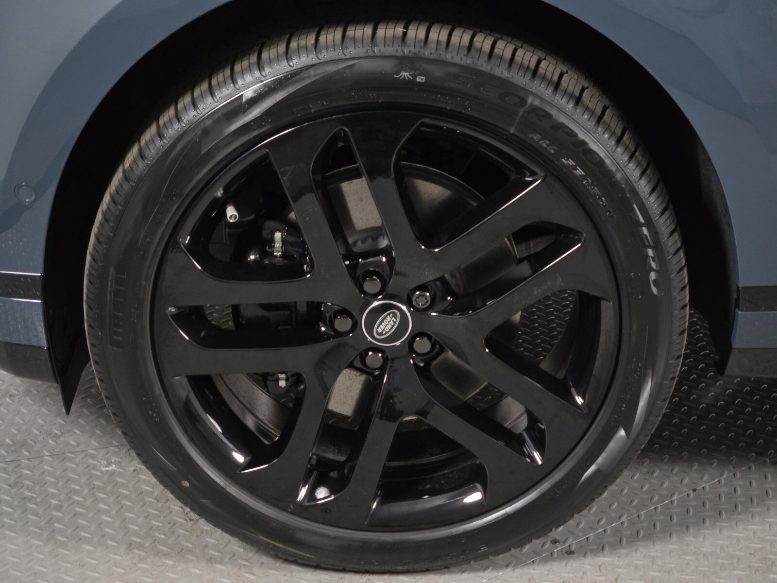 New 2026 Land Rover Range Rover Evoque Dynamic SE image 9