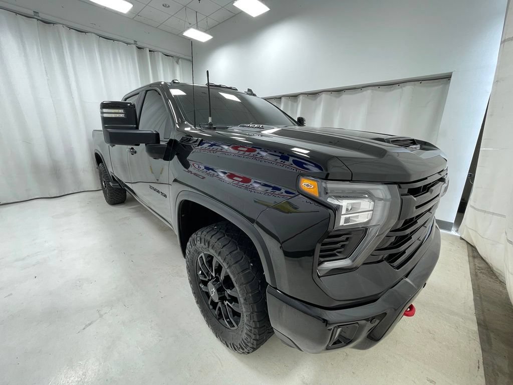 Used 2025 Chevrolet Silverado 2500 LT w/ Trail Boss Package AWD/4WD image 3