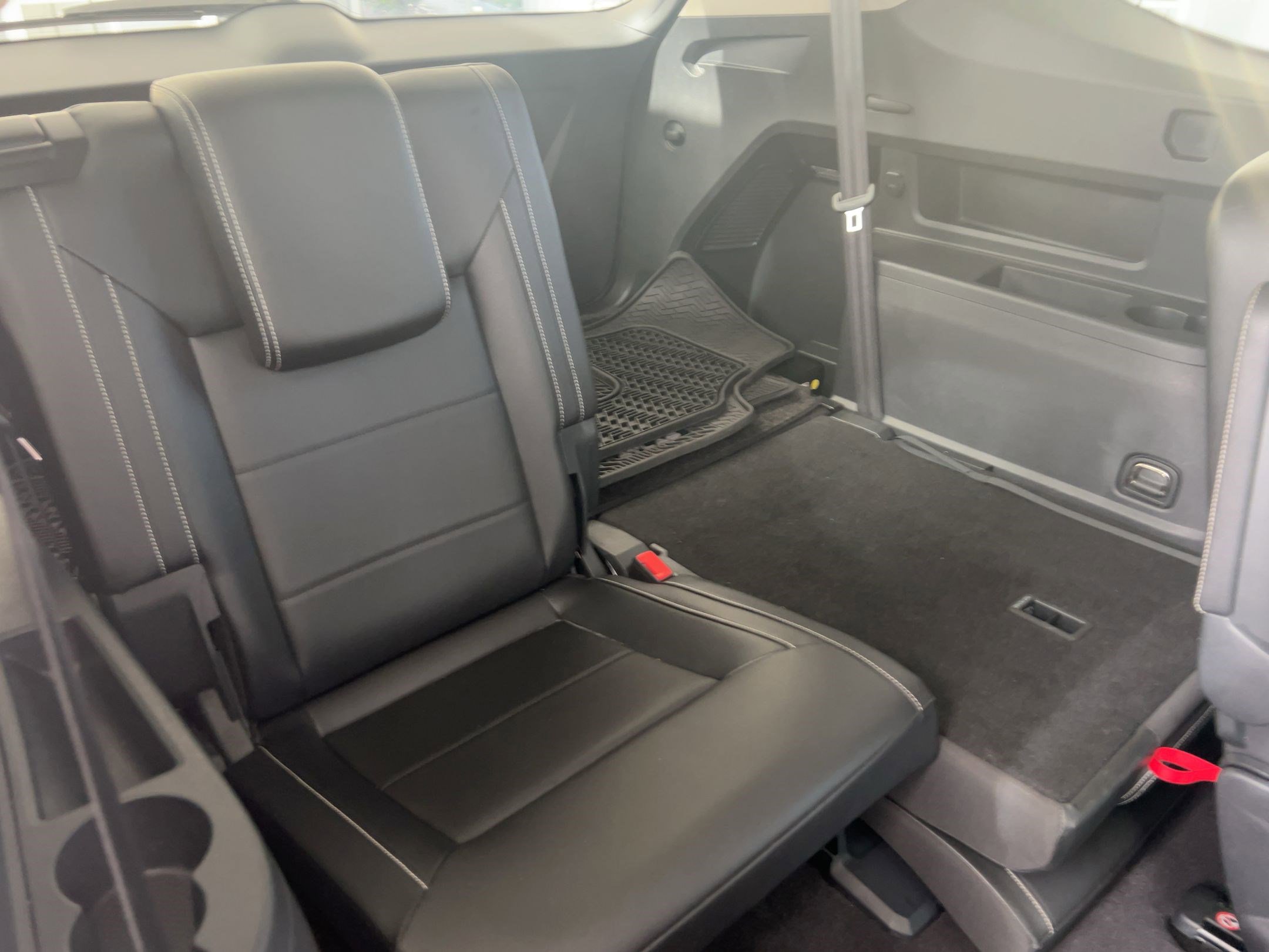 Used 2021 Volkswagen Atlas SE image 34