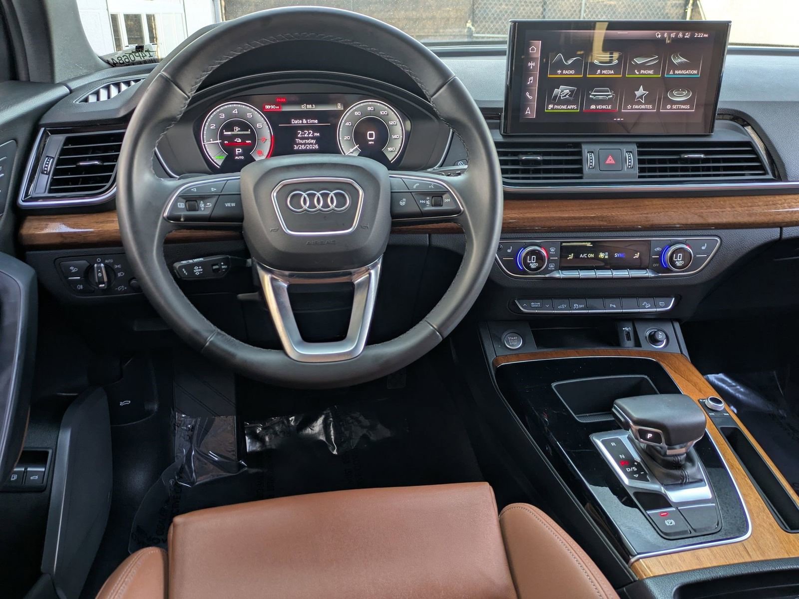 Used 2023 Audi Q5 e Premium w/ Convenience Package image 8