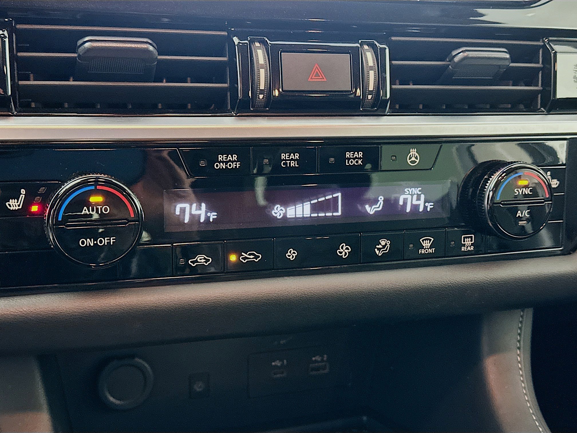 Used 2025 Nissan Pathfinder SL image 24