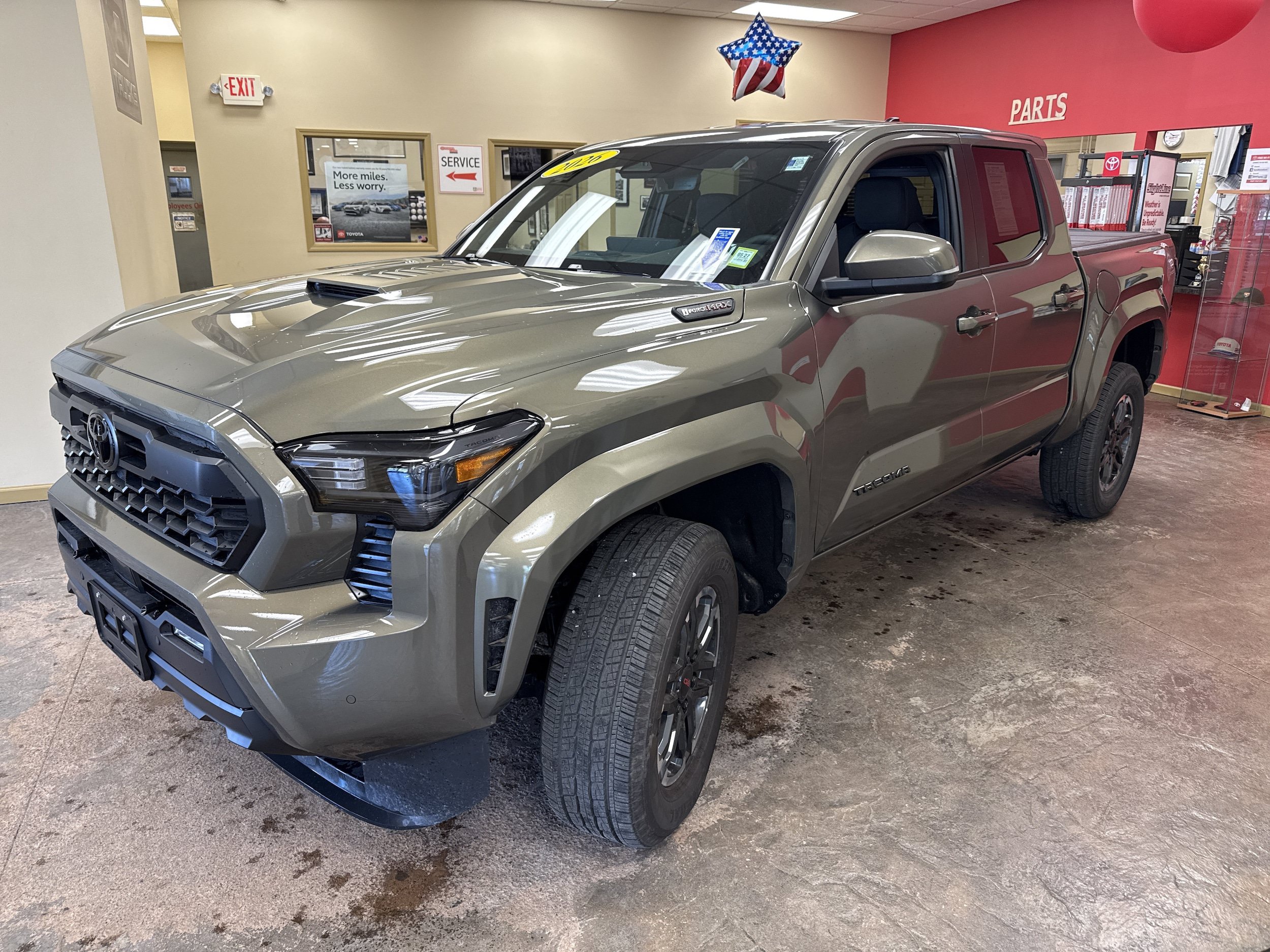 Used 2026 Toyota Tacoma TRD Sport w/ TRD Sport Upgrade Package AWD/4WD image 3