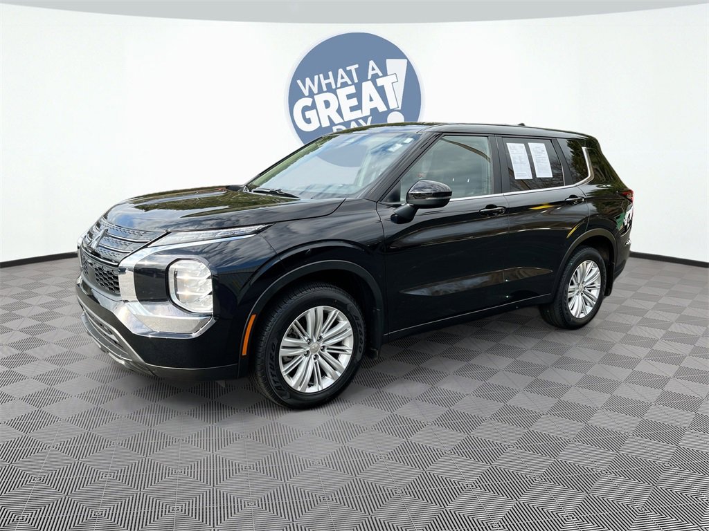 Used 2024 Mitsubishi Outlander ES image 30