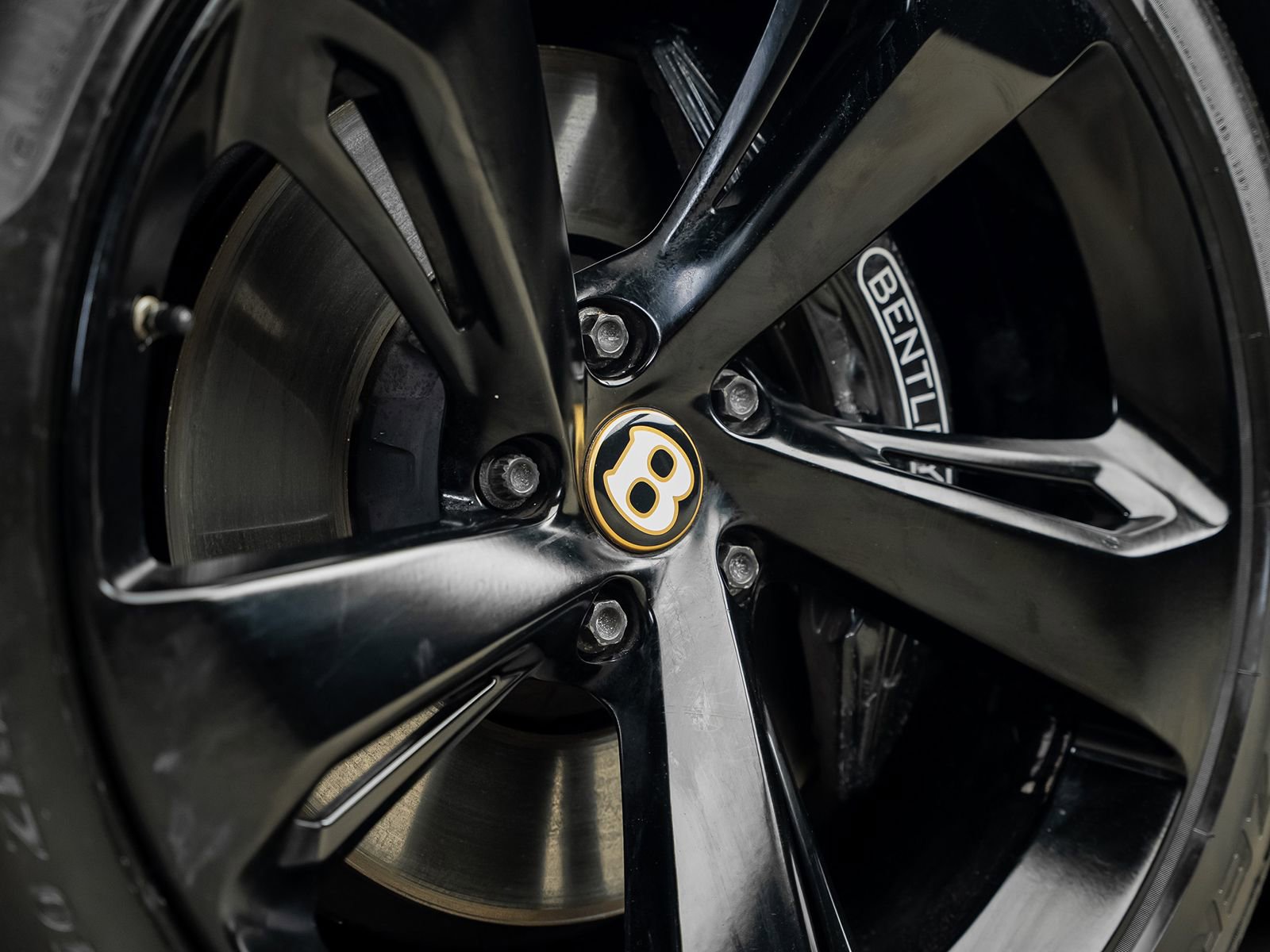 Used 2019 Bentley Bentayga image 6