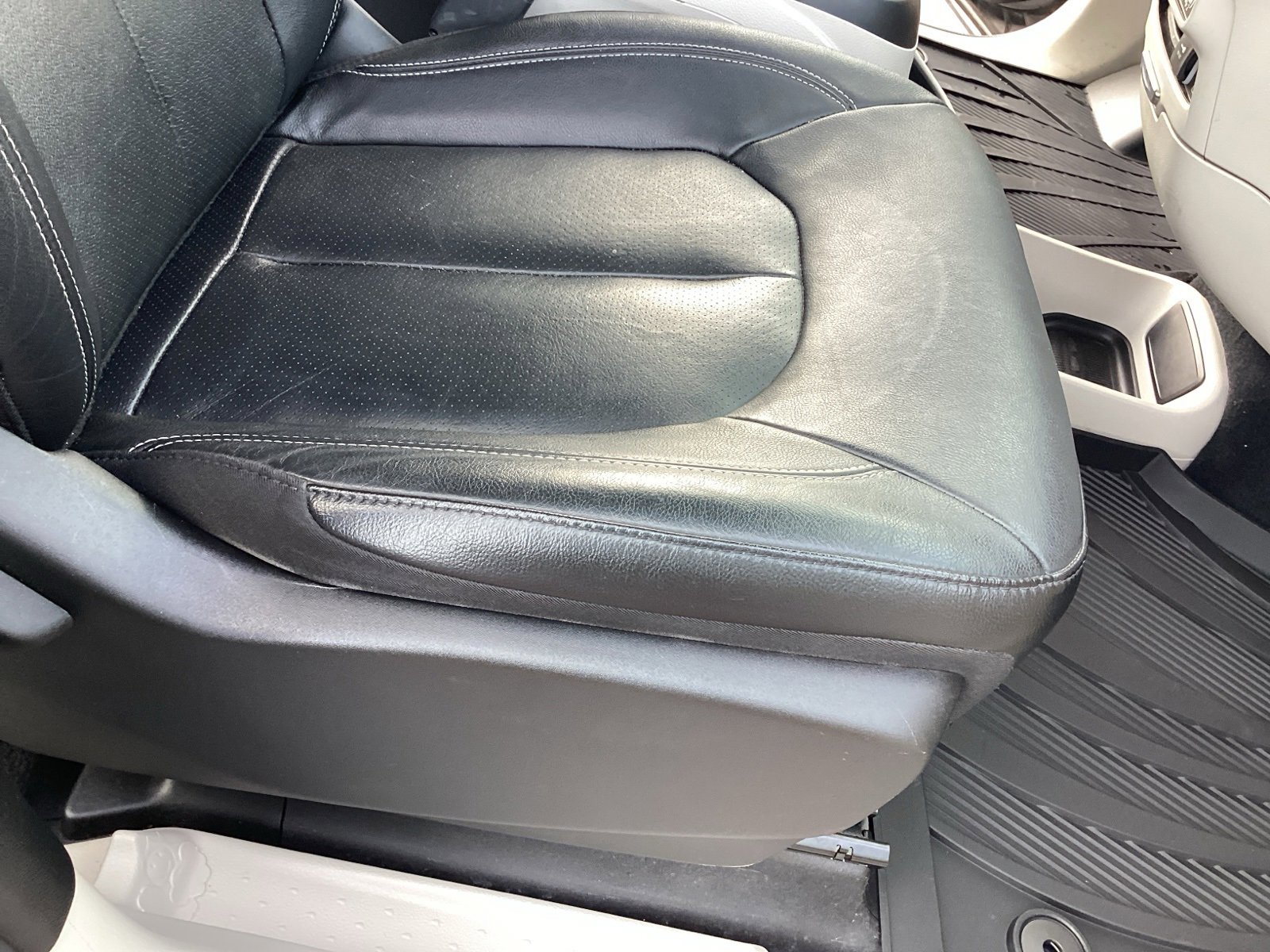 Used 2022 Chrysler Pacifica Touring-L image 19