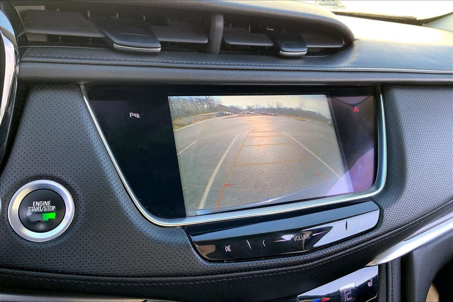 Used 2018 Cadillac XT5 Luxury w/ Driver Awareness Package image 19