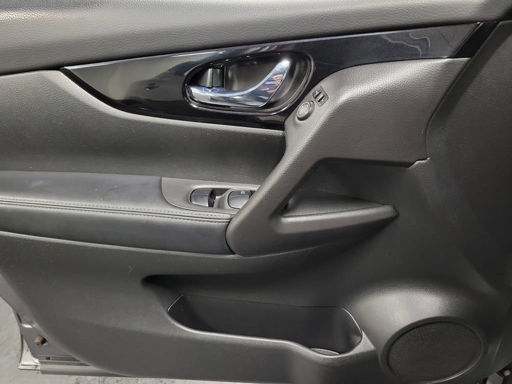 Used 2019 Nissan Rogue Sport SV AWD/4WD image 21