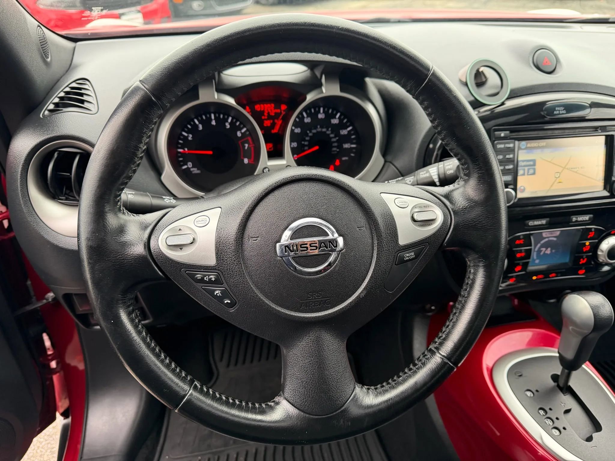Used 2015 Nissan Juke SL image 39