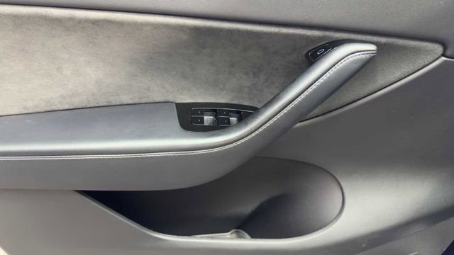 Used 2021 Tesla Model Y 2WD image 19