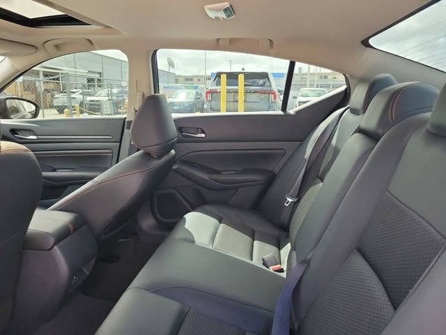 Used 2022 Nissan Altima 2.5 SR w/ Midnight Edition Package image 6