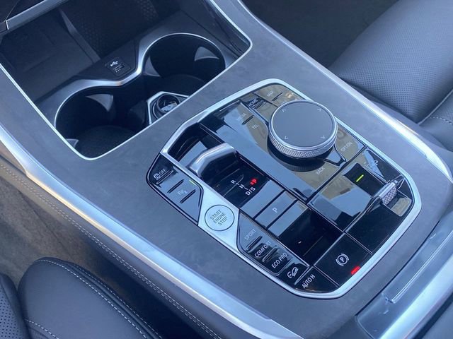 Used 2025 BMW X7 M60i w/ Climate Comfort Package image 22