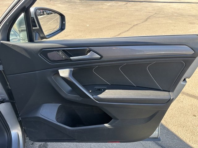 Used 2023 Volkswagen Tiguan SE image 22