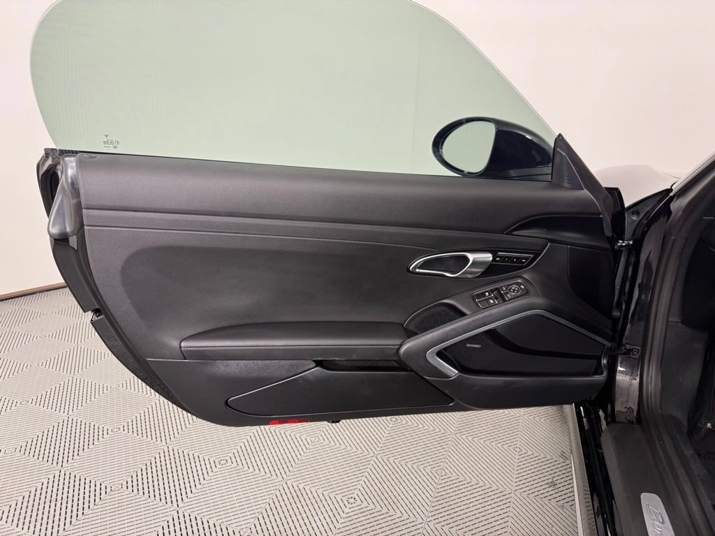 Certified 2025 Porsche 718 Boxster S RWD image 18