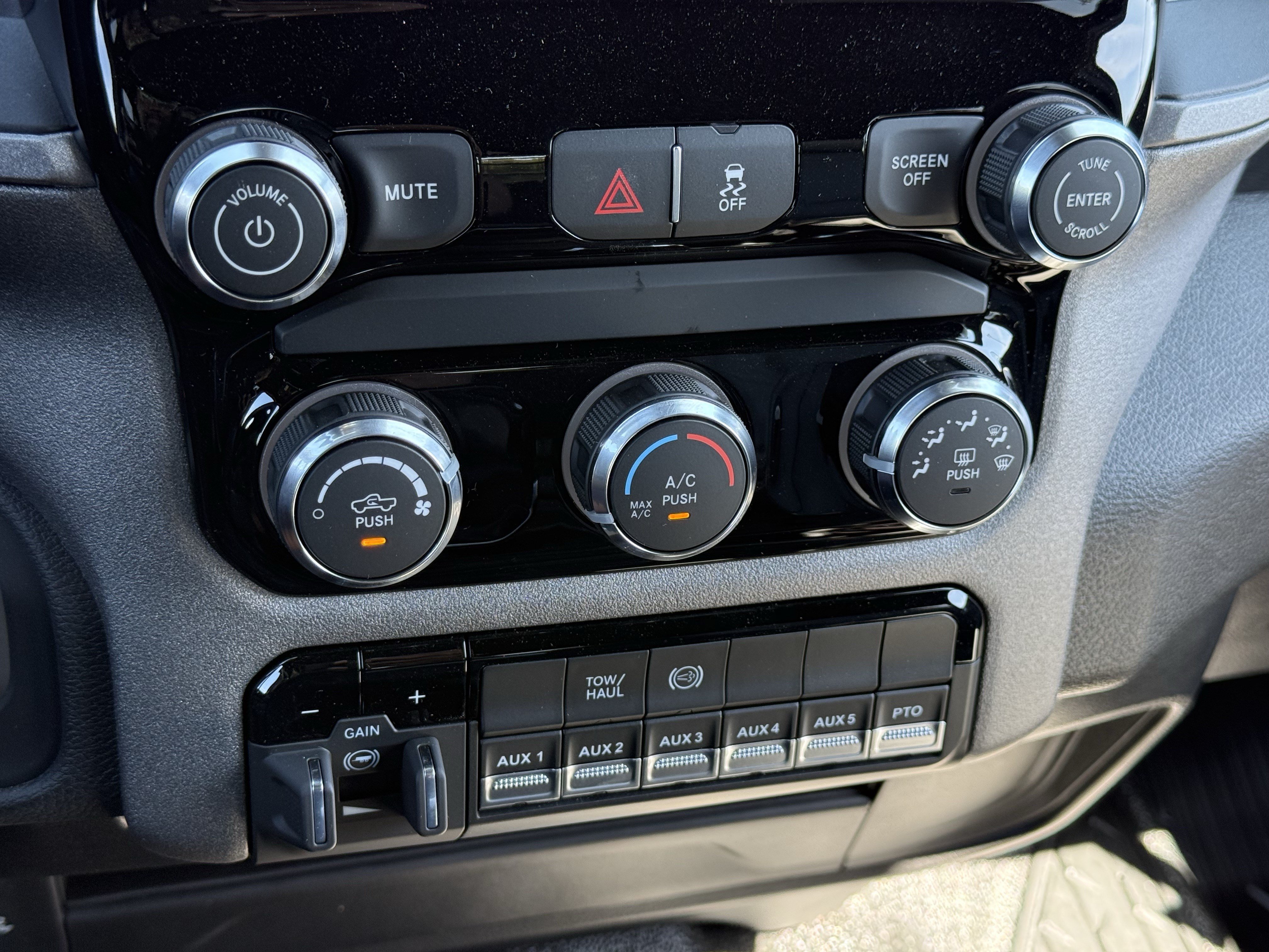 New 2026 RAM 3500 Tradesman AWD/4WD image 26