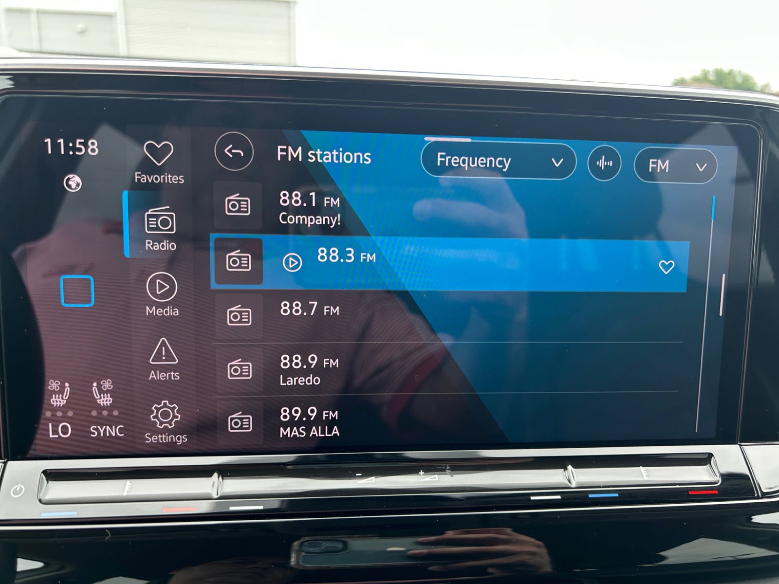 Used 2024 Volkswagen Atlas SE FWD image 15
