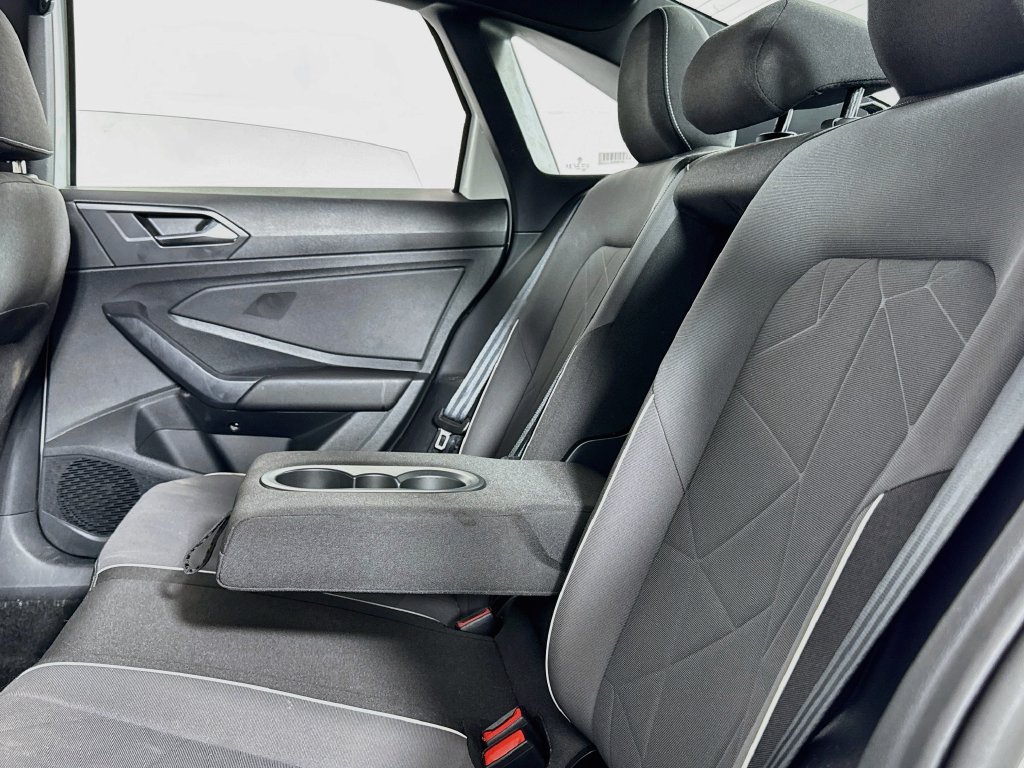Used 2025 Volkswagen Jetta Sport FWD image 11