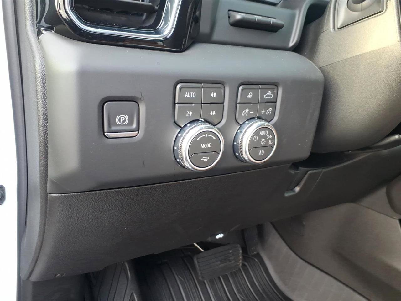 New 2026 GMC Sierra 2500 Denali Ultimate image 15
