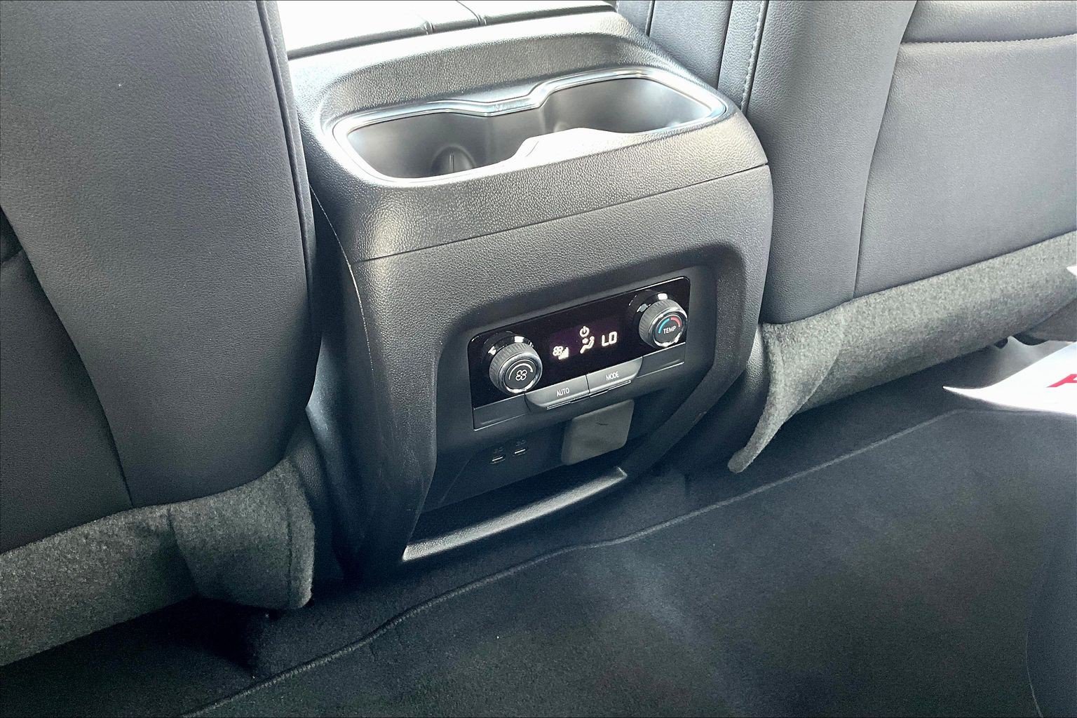 Used 2025 Chevrolet Traverse LT w/ Sun and Wheel Package FWD image 25