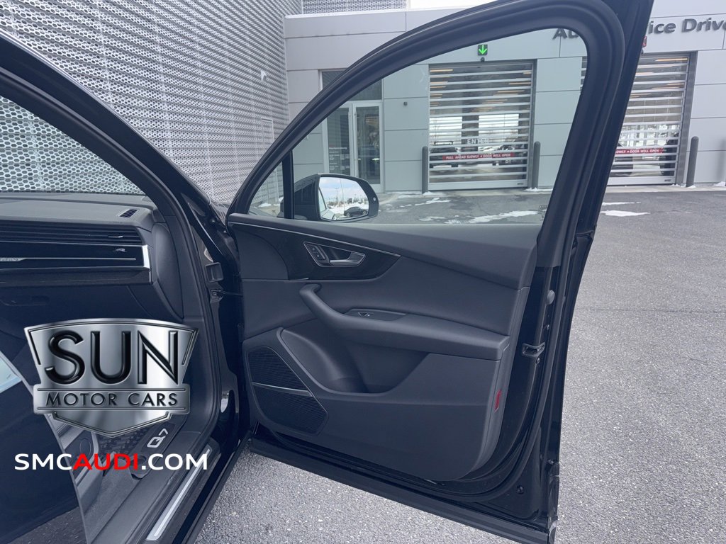 Used 2025 Audi Q7 2.0T Premium w/ Convenience Plus Package image 7