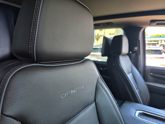 Used 2023 GMC Yukon XL Denali w/ Advanced Technology Package image 15