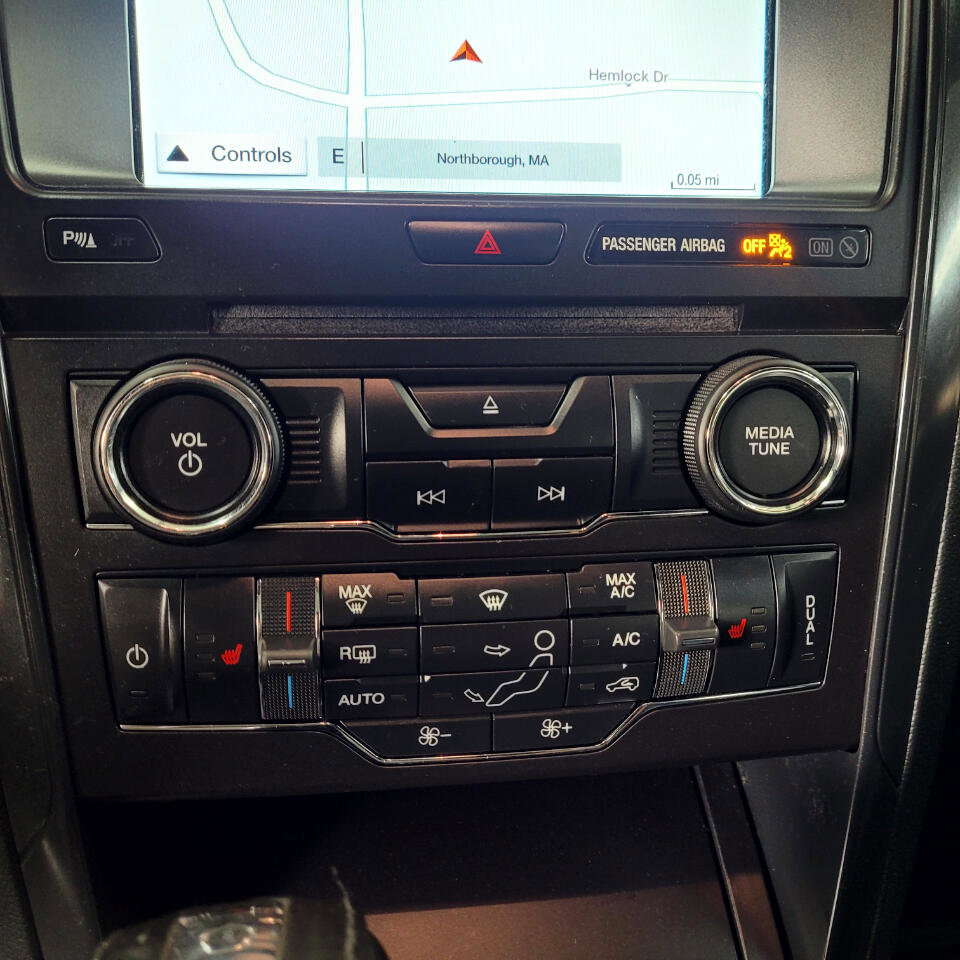 Used 2018 Ford Explorer XLT w/ Equipment Group 202A image 23