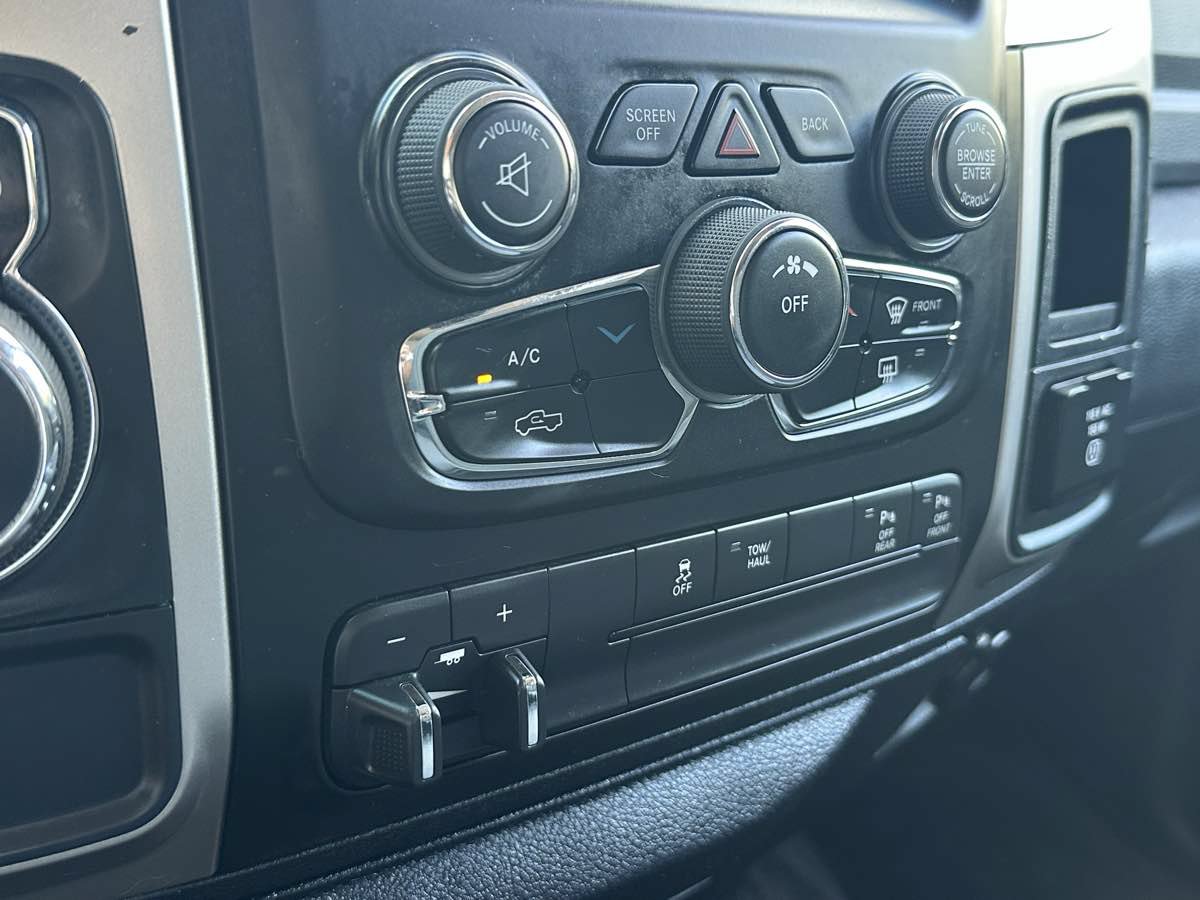 Used 2016 RAM 1500 Big Horn RWD image 30