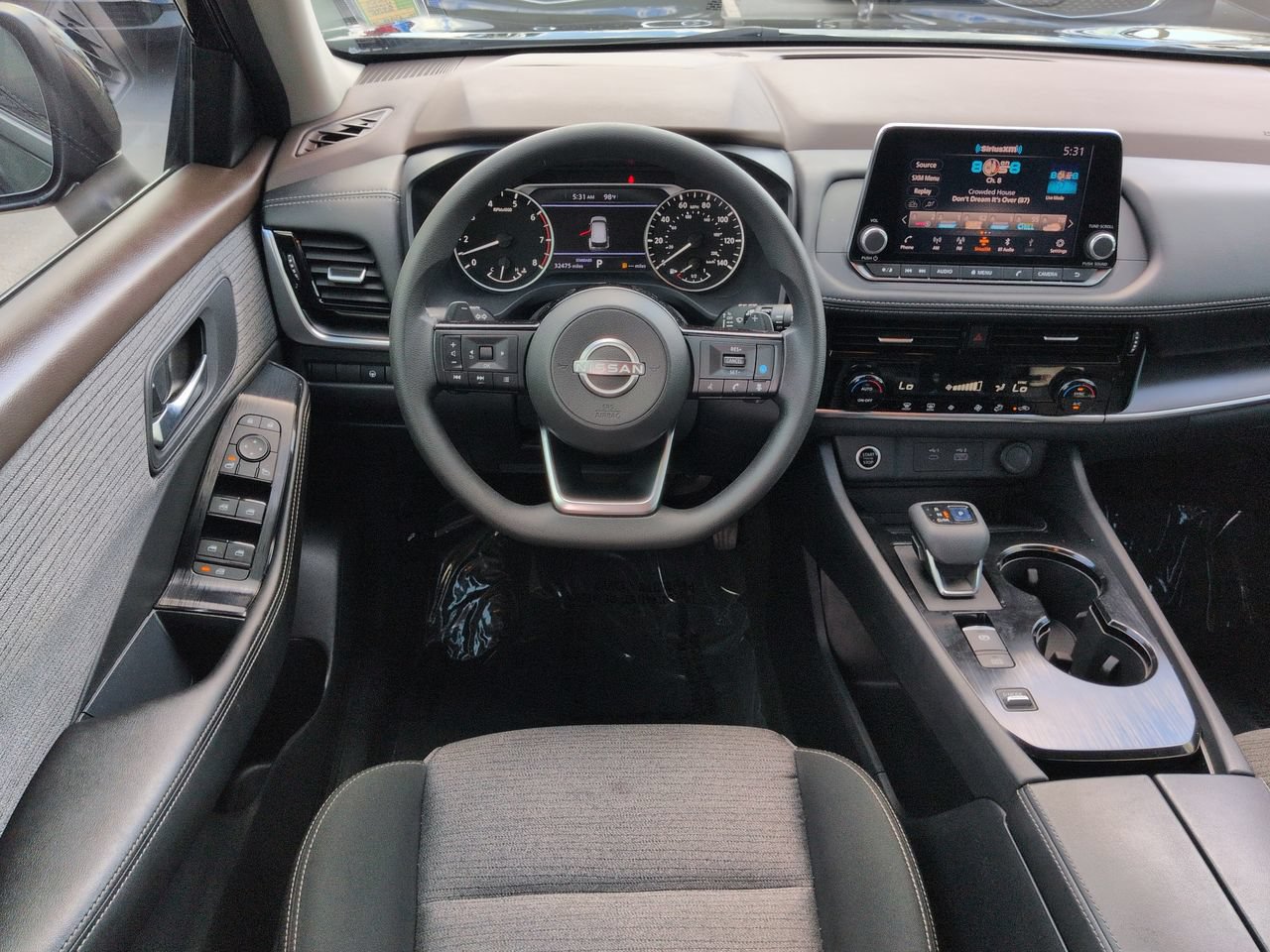 Used 2022 Nissan Rogue SV FWD image 16