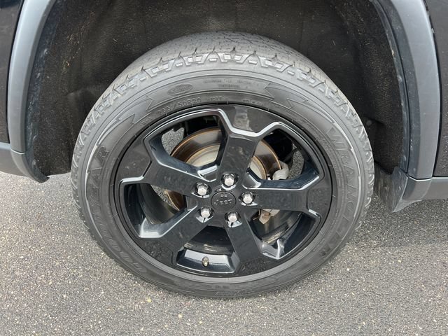 Used 2018 Jeep Grand Cherokee Laredo AWD/4WD image 10