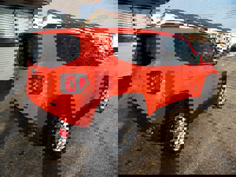 Used 2016 Jeep Renegade Latitude w/ Cold Weather Group image 2