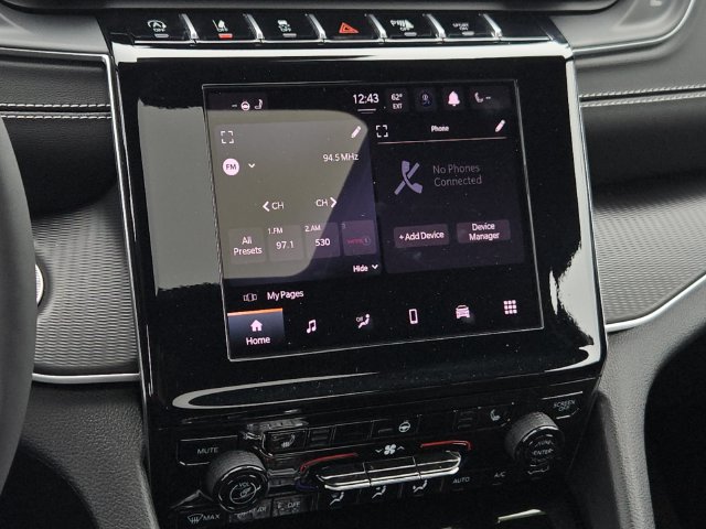 Used 2025 Jeep Grand Cherokee Altitude AWD/4WD image 20