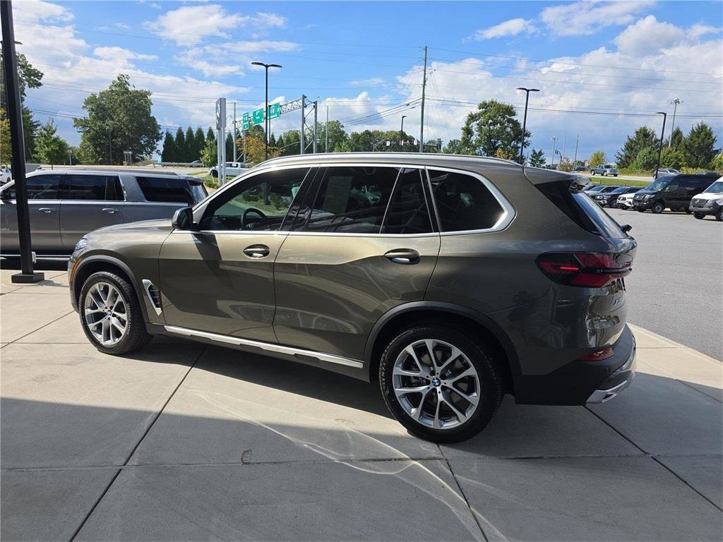 Used 2025 BMW X5 xDrive40i w/ Climate Comfort Package image 8