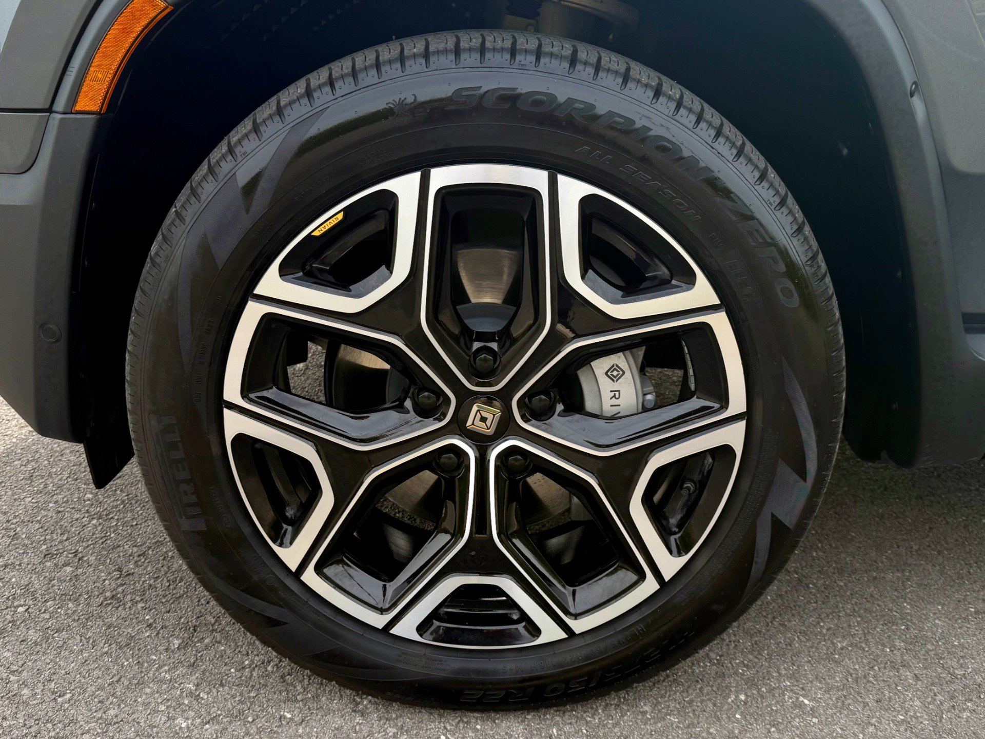 Used 2024 Rivian R1T Adventure AWD/4WD image 52