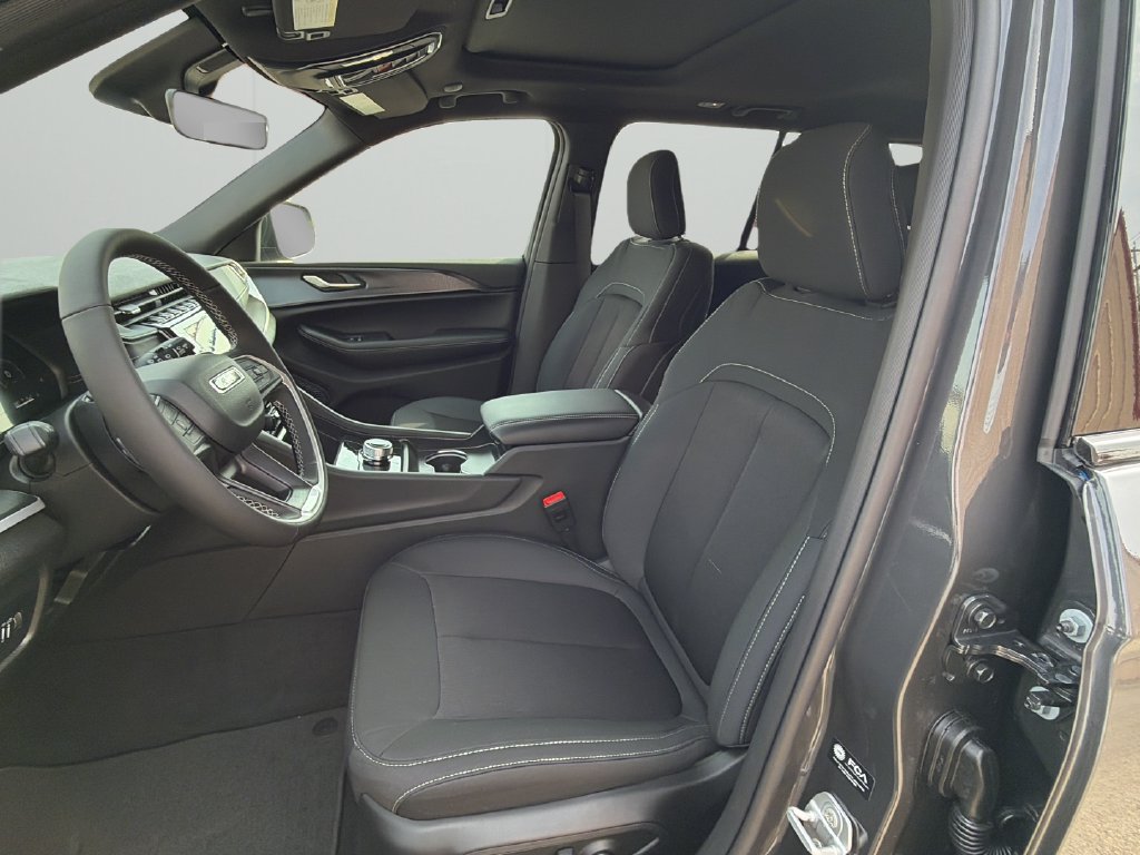 New 2026 Jeep Grand Cherokee Laredo X AWD/4WD image 16