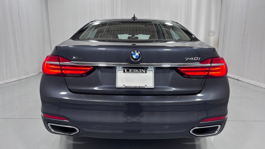 Used 2018 BMW 740i xDrive AWD/4WD image 7