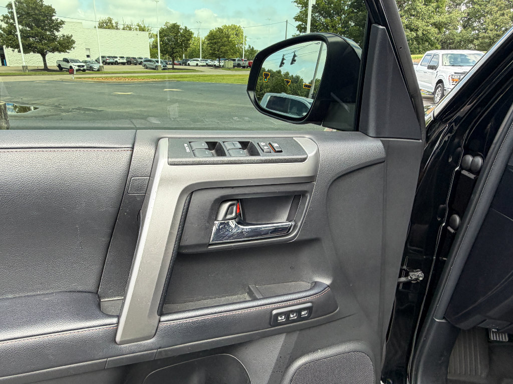 Used 2023 Toyota 4Runner Limited AWD/4WD image 38