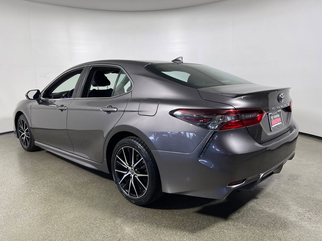 Certified 2022 Toyota Camry SE image 5