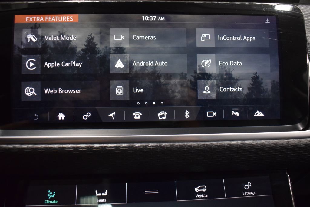 Used 2019 Land Rover Range Rover Velar S image 26