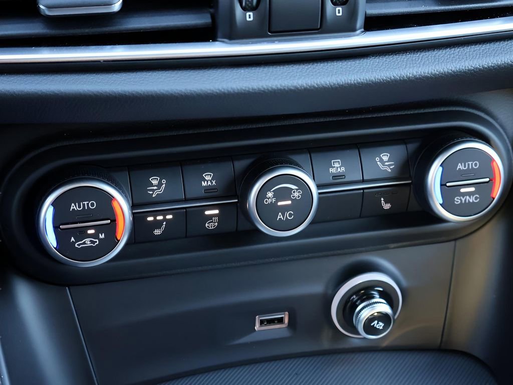 New 2025 Alfa Romeo Stelvio Sprint image 26