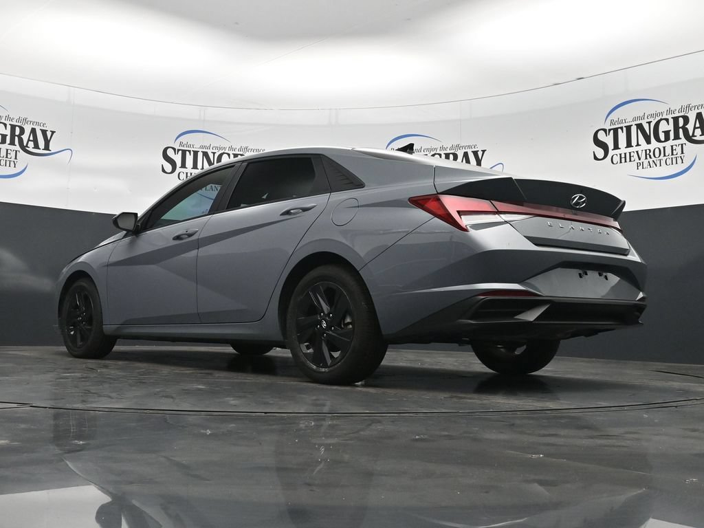 Used 2023 Hyundai Elantra SEL w/ Preferred Accessory Package FWD image 30