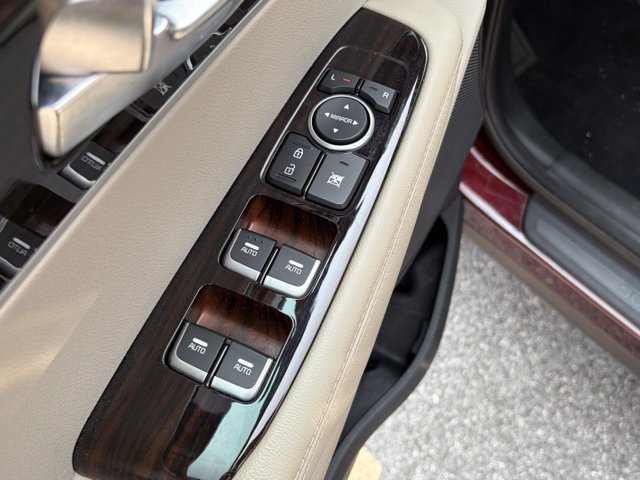 Used 2020 Kia Sorento S FWD image 13