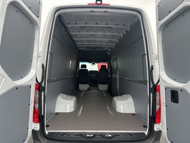 New 2025 Mercedes-Benz Sprinter 4500 image 31