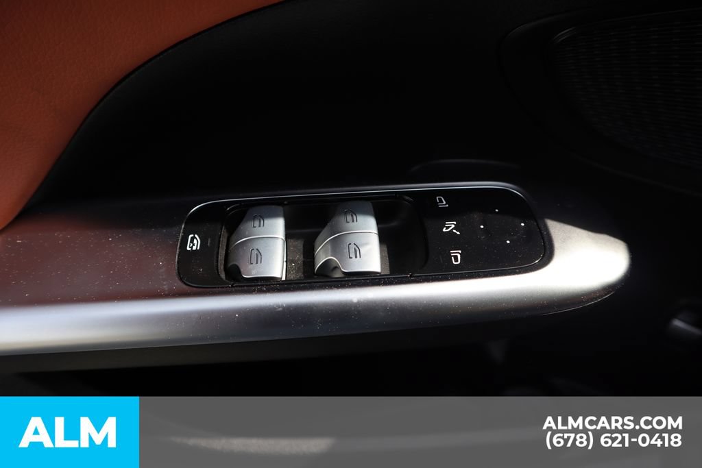 Used 2025 Mercedes-Benz C 300 4MATIC Sedan w/ AMG Line w/ Night Package image 16