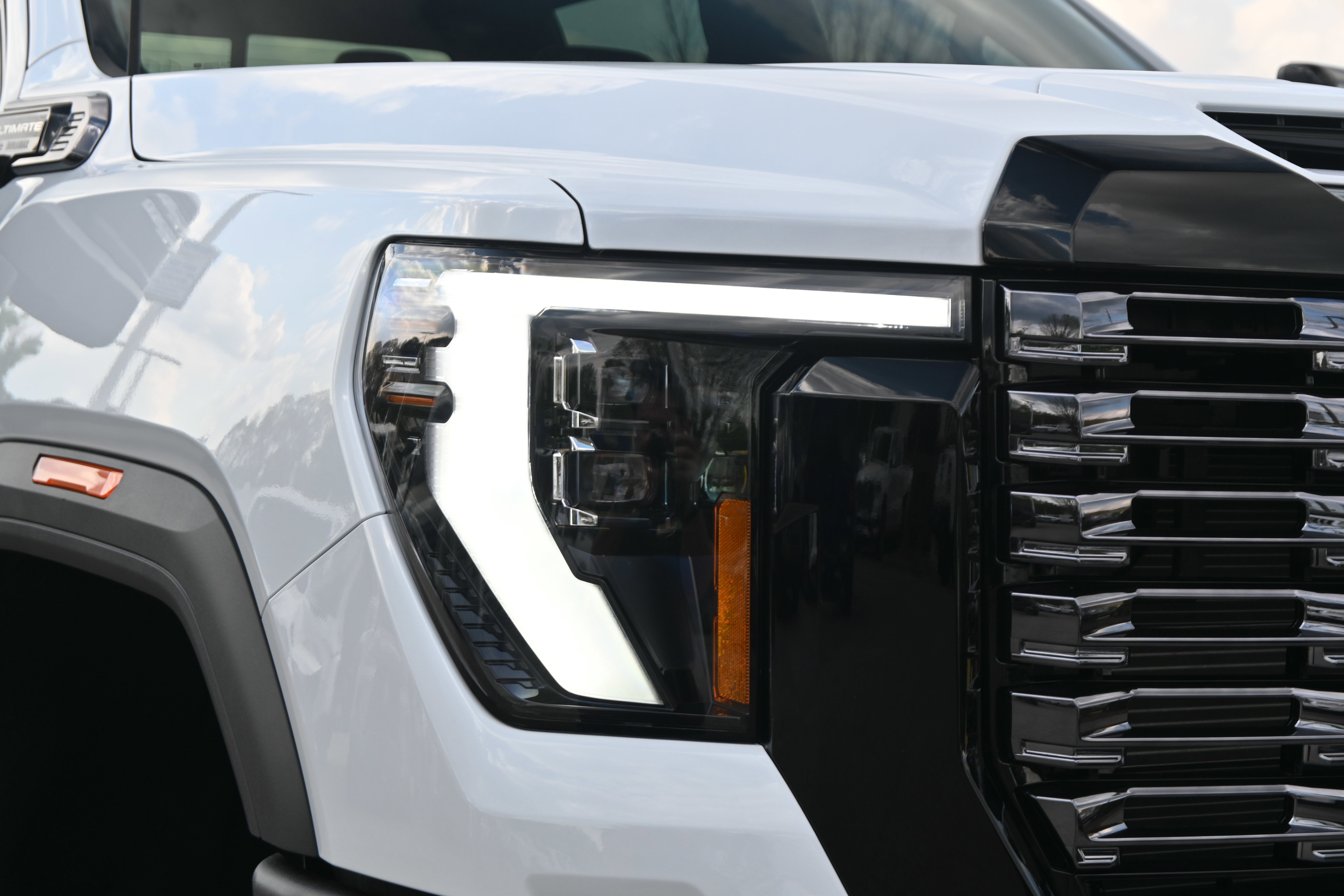 Used 2026 GMC Sierra 3500 Denali Ultimate AWD/4WD image 6