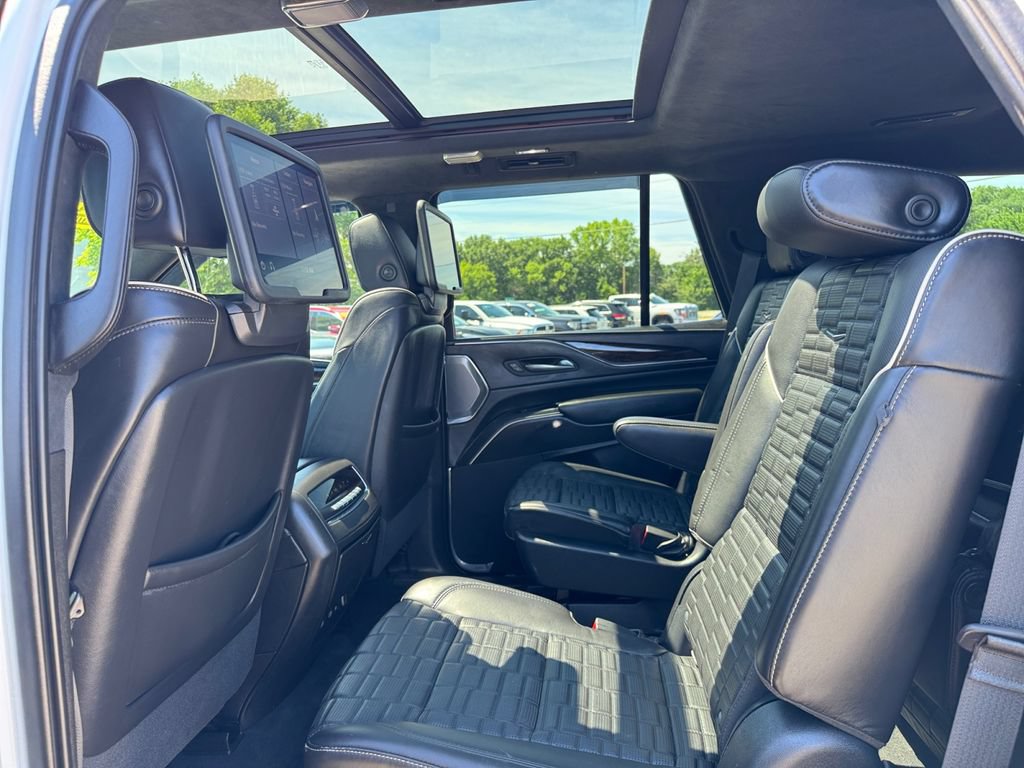 Used 2021 Cadillac Escalade Premium Luxury Platinum AWD/4WD image 38