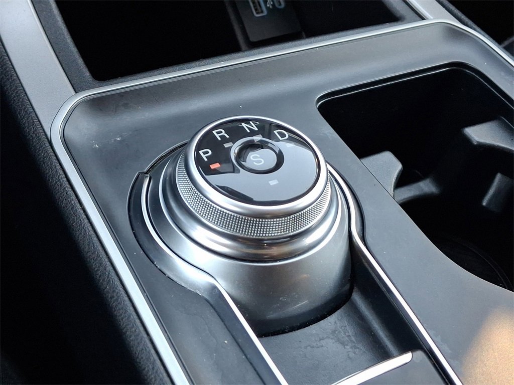 Certified 2022 Ford Edge SE w/ Black Appearance Package image 15