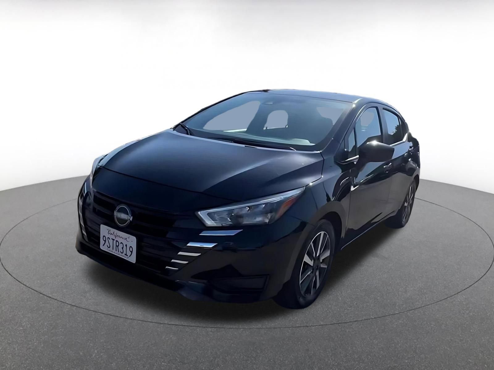 Used 2025 Nissan Versa SV FWD image 9