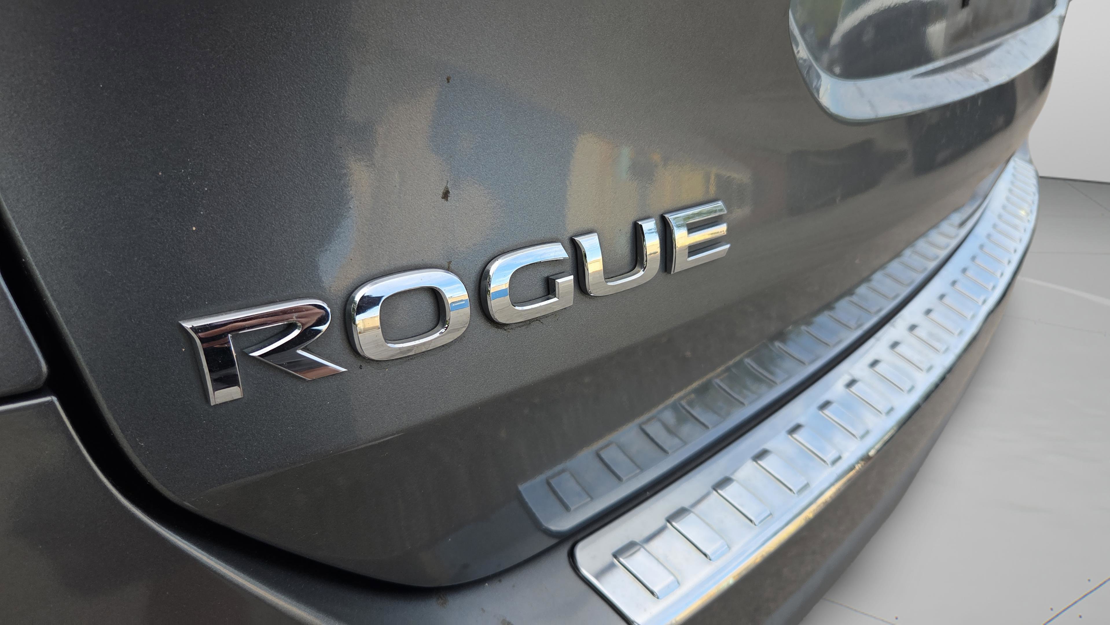 Used 2016 Nissan Rogue SL w/ SL Premium Package FWD image 31