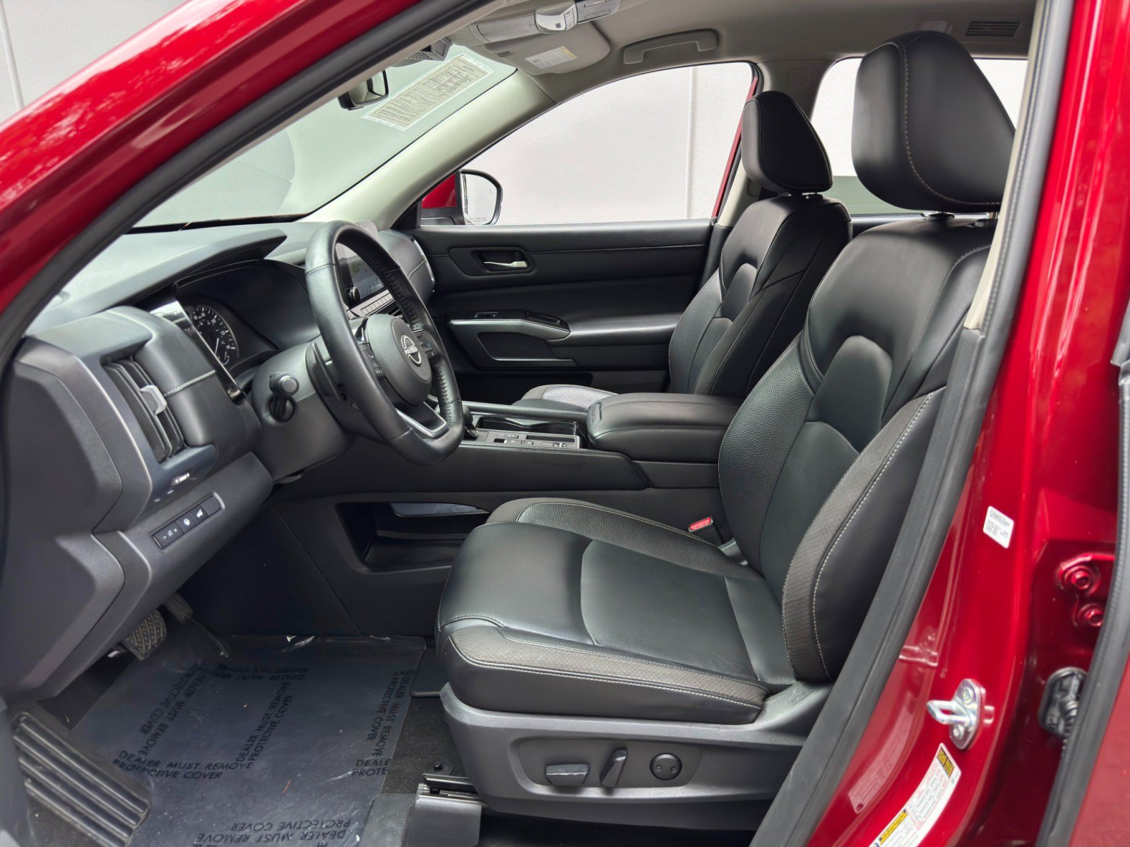 Used 2023 Nissan Pathfinder SL FWD image 15